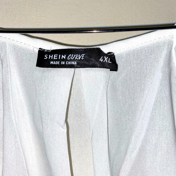 SHEIN Plus White Crossover Tanktop Size 4XL - Picture 3 of 4